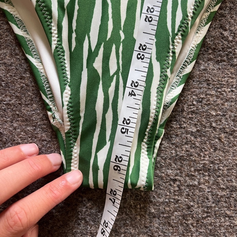 NWT H&M One Piece Swimsuit Green White Bundle of 2 Pieces Women’s Size Small - Picture 11 of 15
